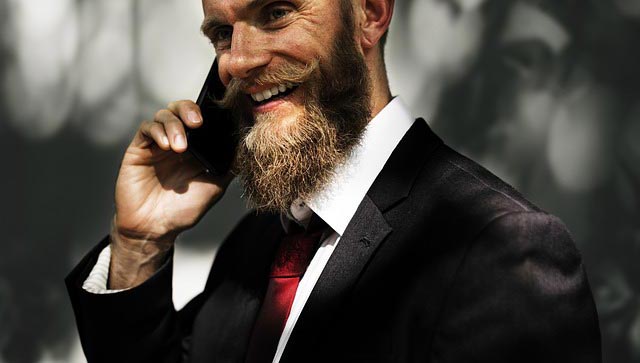 Si combinas una barba recortada y un bigote poblado, serás el centro de atención